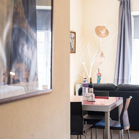 Guestready - Minimalistic Studio Downtown Porto Eksteriør billede