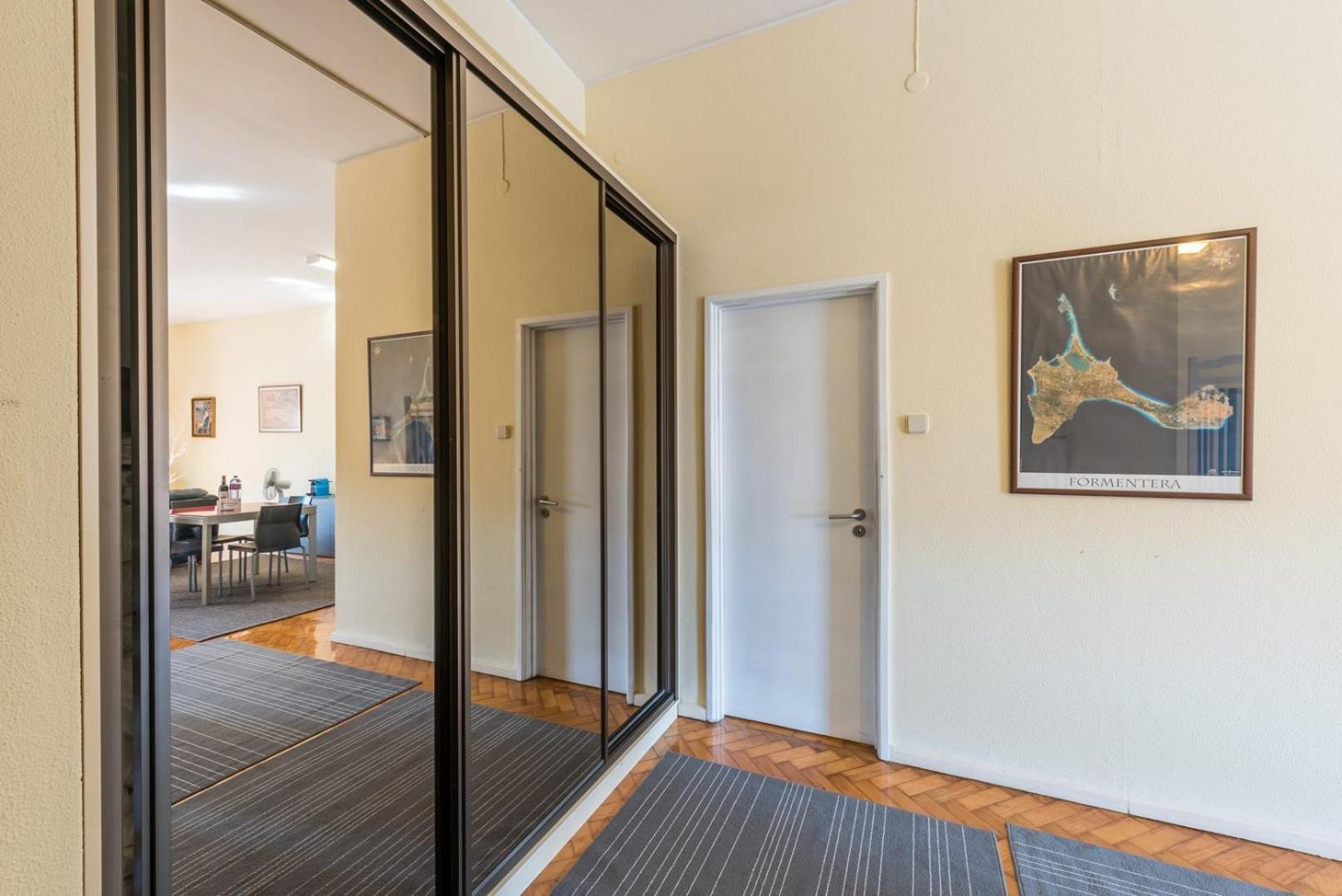 Guestready - Minimalistic Studio Downtown Porto Eksteriør billede