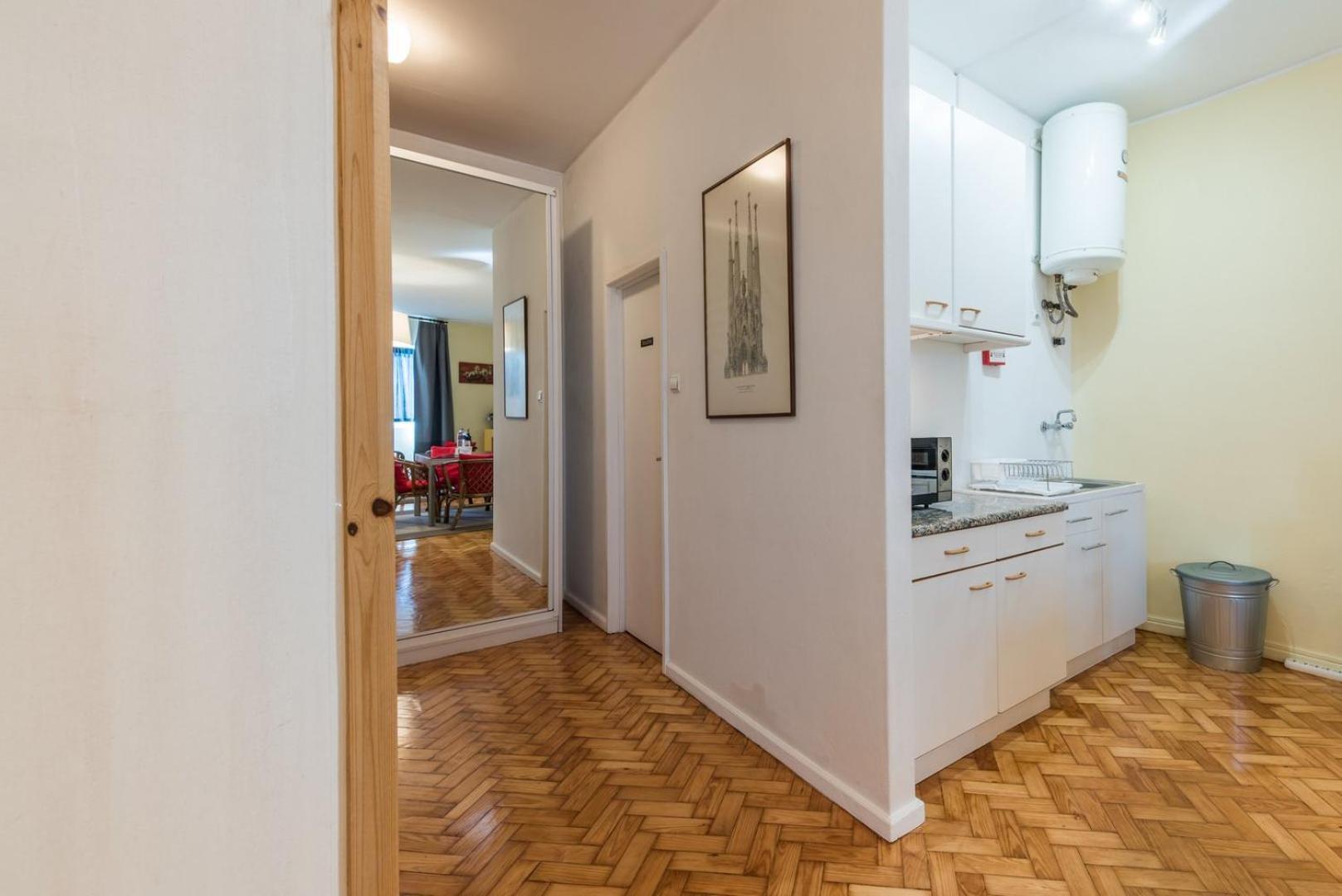 Guestready - Minimalistic Studio Downtown Porto Eksteriør billede
