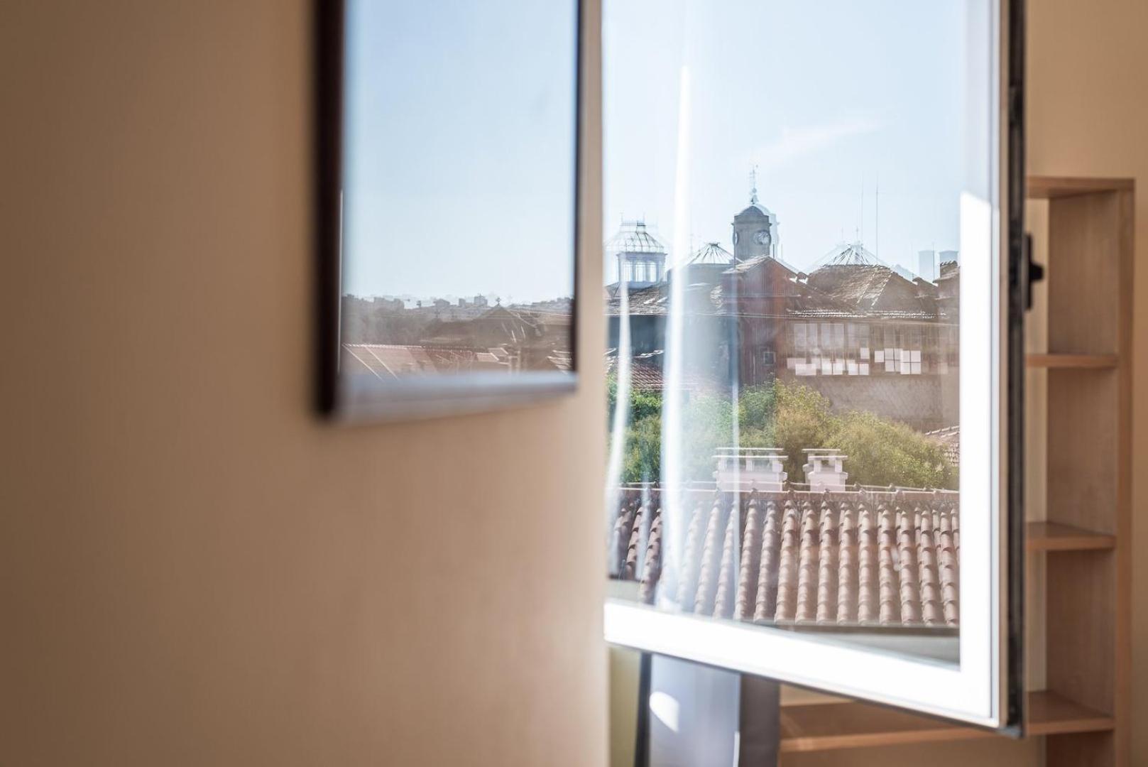 Guestready - Minimalistic Studio Downtown Porto Eksteriør billede