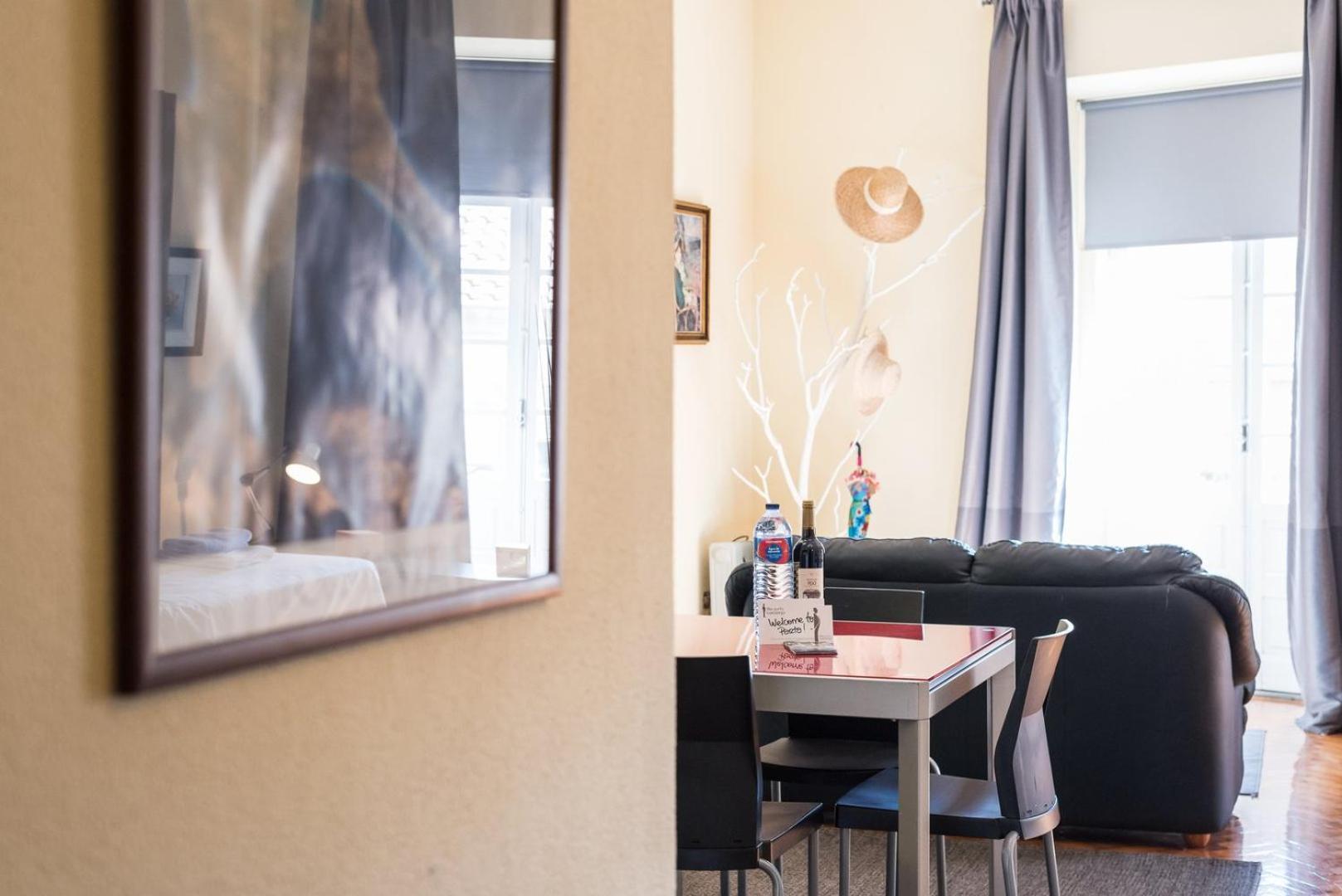 Guestready - Minimalistic Studio Downtown Porto Eksteriør billede